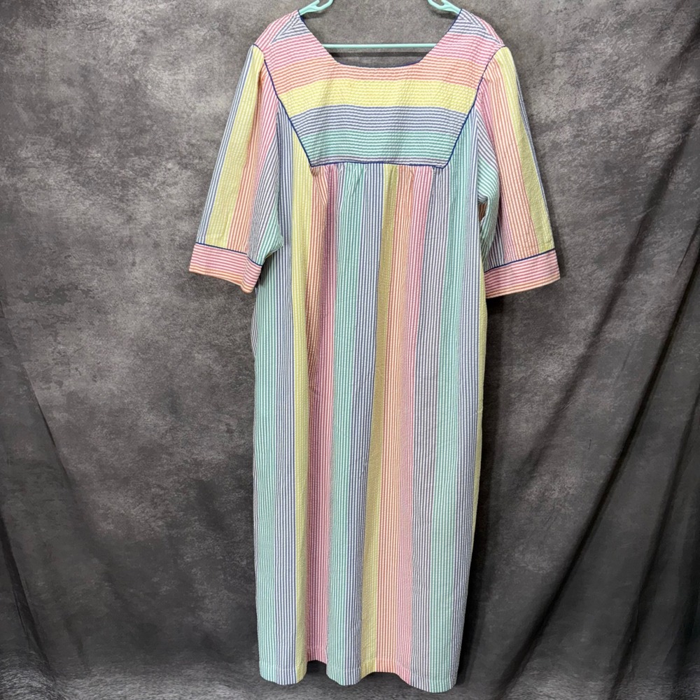 Vintage Saybury Rainbow Seersucker Nightgown Housecoat Size 2X Colorful Striped